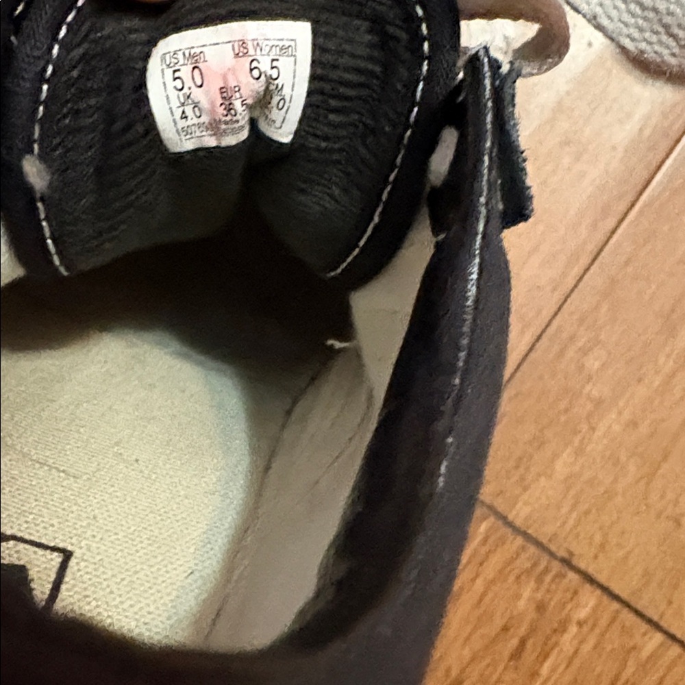 Lot Of 4 Big Girl Grade School Sizes 4-5 Shoes - Picture 7 of 14
